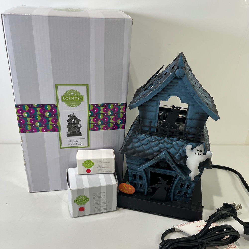 Scentsy Haunting Good Time Wax Warmer Halloween Haunted House Ghost Cat NEW